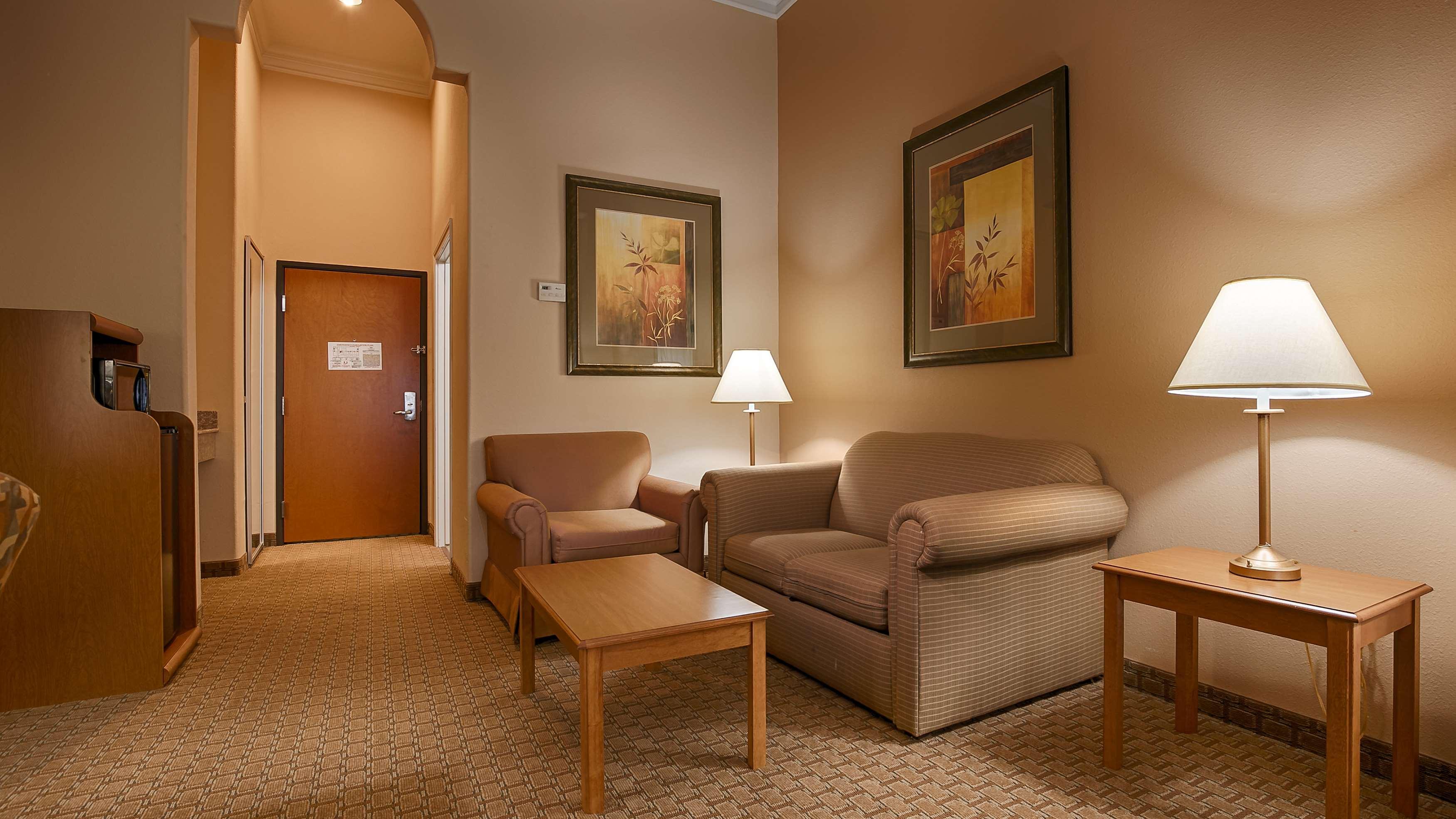 Best Western Plus New Caney Inn & Suites Ngoại thất bức ảnh