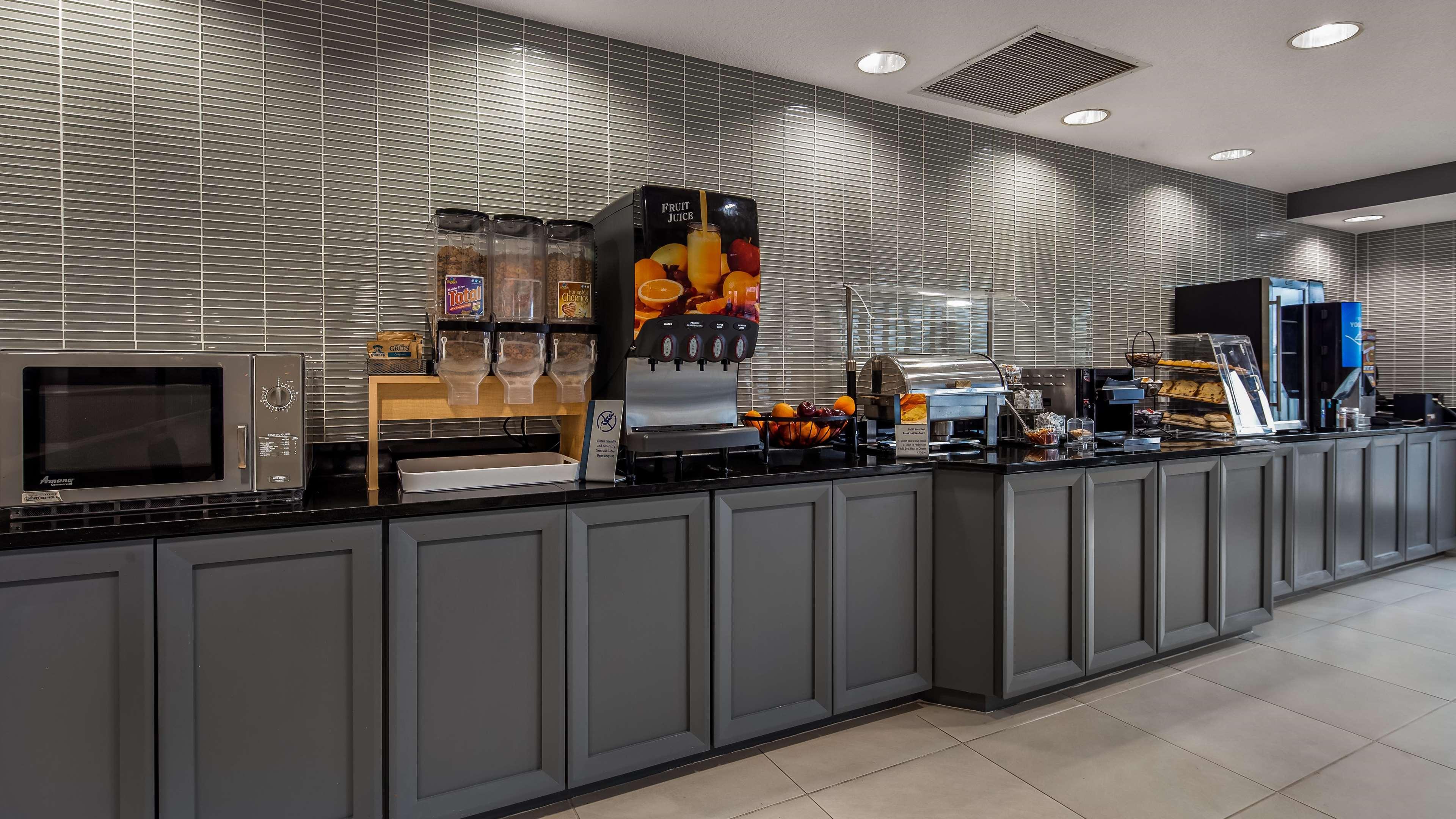 Best Western Plus New Caney Inn & Suites Ngoại thất bức ảnh