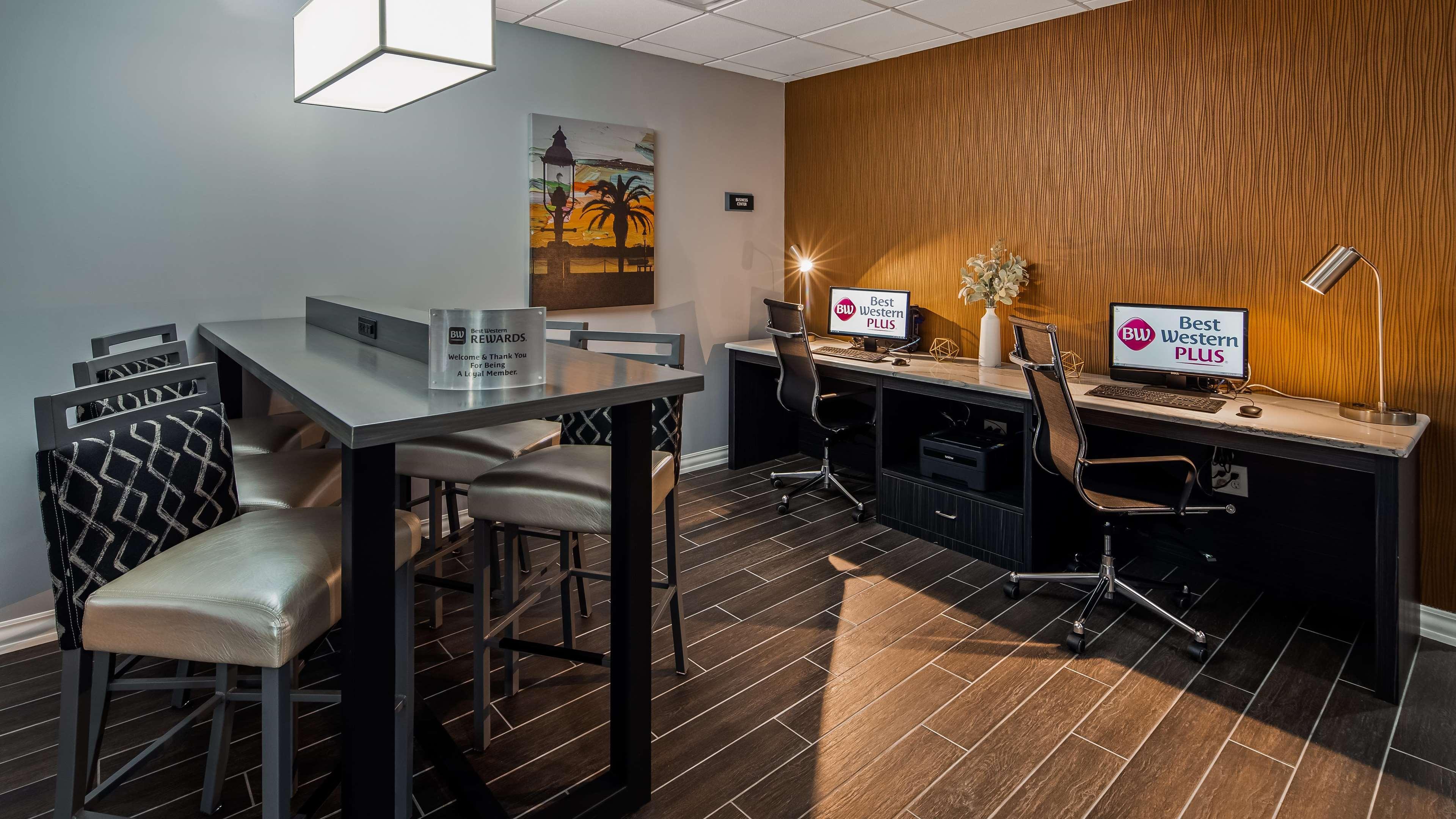 Best Western Plus New Caney Inn & Suites Ngoại thất bức ảnh