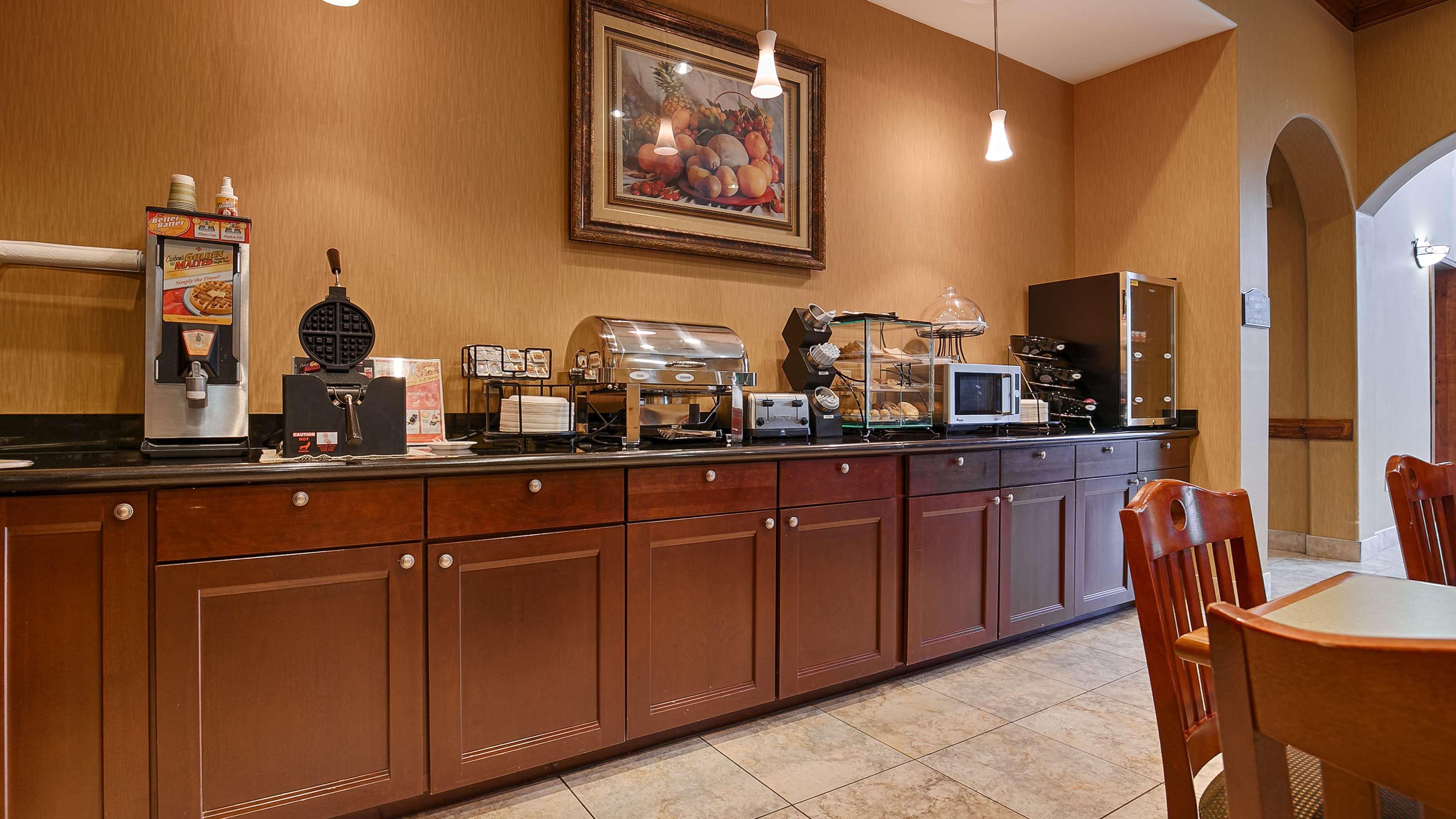 Best Western Plus New Caney Inn & Suites Ngoại thất bức ảnh