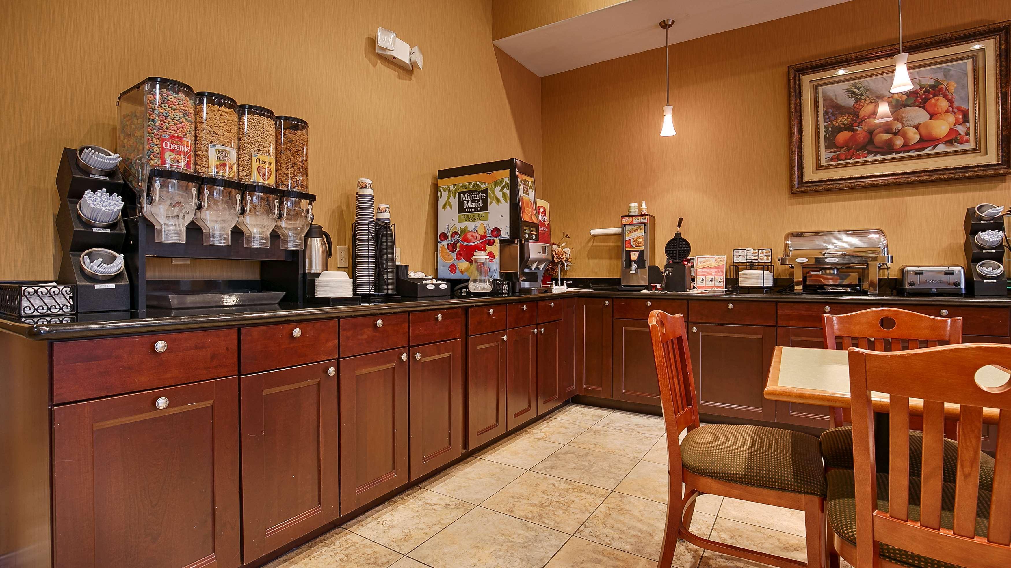 Best Western Plus New Caney Inn & Suites Ngoại thất bức ảnh