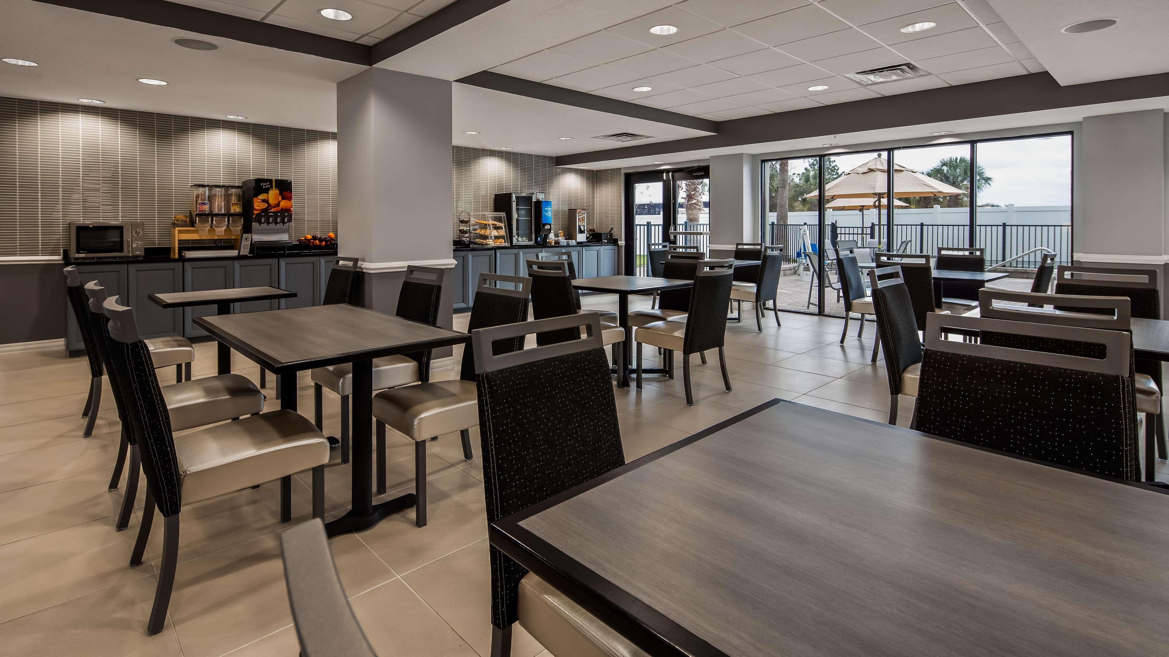 Best Western Plus New Caney Inn & Suites Ngoại thất bức ảnh